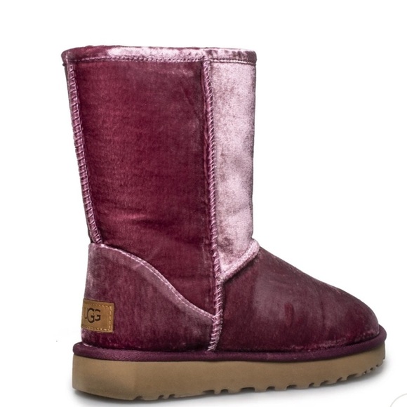 UGG | Classic Short II Velvet Bougainvillea Boots - Picture 11 of 11